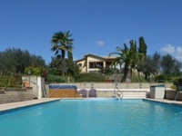 Vendesi villa con piscina vicino al Lago di Bolsena